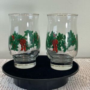 Set of two vintage Holly and Berries drinking glasses || vintage water glasses